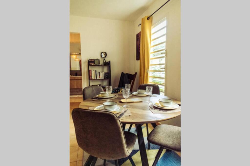 L'Ile Au Paon - Appartement T2 Avec Piscine Et Parking Les Abymes Esterno foto
